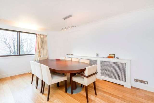  Image of 3 bedroom Apartment to rent in Queens Terrace London NW8 at Finchley Road St John`s Wood London, NW8 6DF
