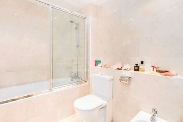  Image of 3 bedroom Apartment to rent in Queens Terrace London NW8 at Finchley Road St John`s Wood London, NW8 6DF