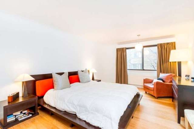  Image of 3 bedroom Apartment to rent in Queens Terrace London NW8 at Finchley Road St John`s Wood London, NW8 6DF