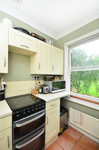  Image of 2 bedroom Maisonette for sale in Queensdown Road London E5 at Queensdown Road  Lower Clapton, E5 8NN