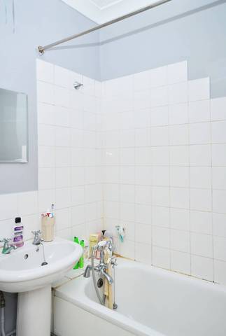  Image of 2 bedroom Maisonette for sale in Queensdown Road London E5 at Queensdown Road  Lower Clapton, E5 8NN