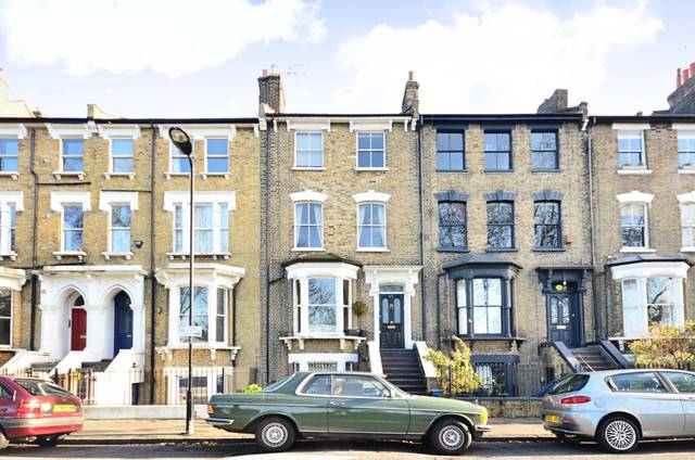  Image of 1 bedroom Flat for sale in Queensdown Road London E5 at Queensdown Road  Hackney Downs, E5 8NN