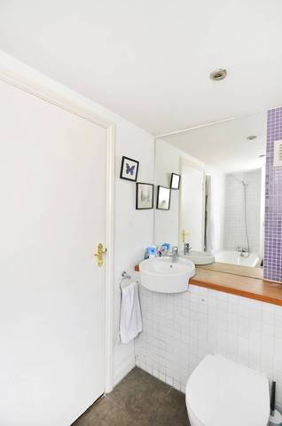  Image of 1 bedroom Flat for sale in Queensdown Road London E5 at Queensdown Road  Hackney Downs, E5 8NN