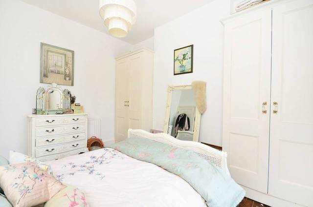  Image of 1 bedroom Flat for sale in Queensdown Road London E5 at Queensdown Road  Hackney Downs, E5 8NN