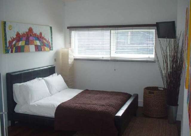  Image of 2 bedroom Apartment to rent in Queenstown Road London SW8 at Queenstown Road, London Queens Road London, SW8 4NN