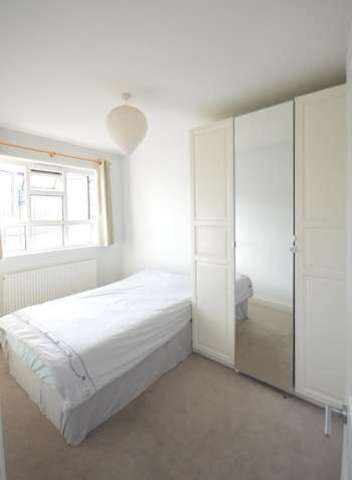  Image of 3 bedroom Flat to rent in Gray Street London SE1 at Gray Street  Waterloo, SE1 8UY