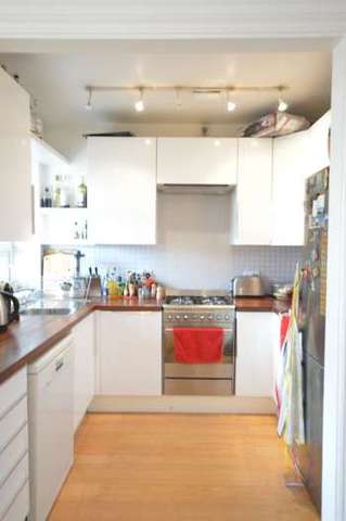  Image of 3 bedroom Flat to rent in Gray Street London SE1 at Gray Street  Waterloo, SE1 8UY