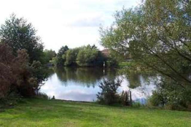  Image of 2 bedroom Detached house to rent in Quintrell Close Horsell Woking GU21 at Woking, GU21 3BT