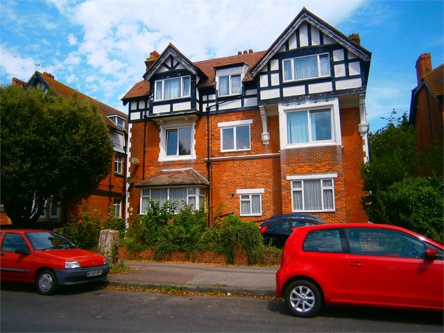  Image of 1 bedroom Flat for sale in Radnor Park Avenue Folkestone CT19 at Folkestone, CT19 5HN