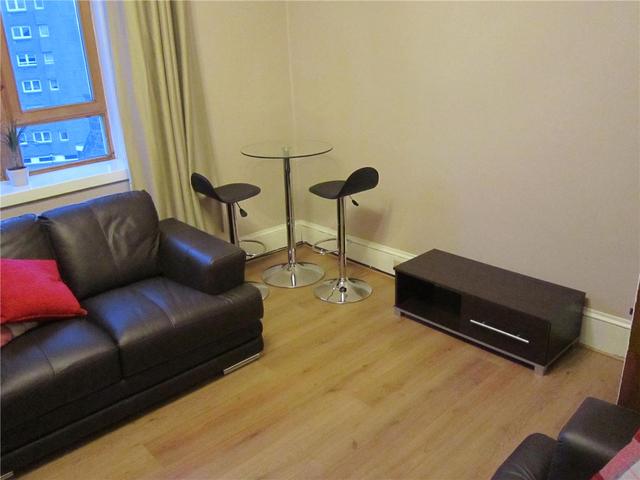  Image of 1 bedroom Flat to rent in Raeburn Place Aberdeen AB25 at Rosemount Aberdeen Aberdeen, AB25 1PP