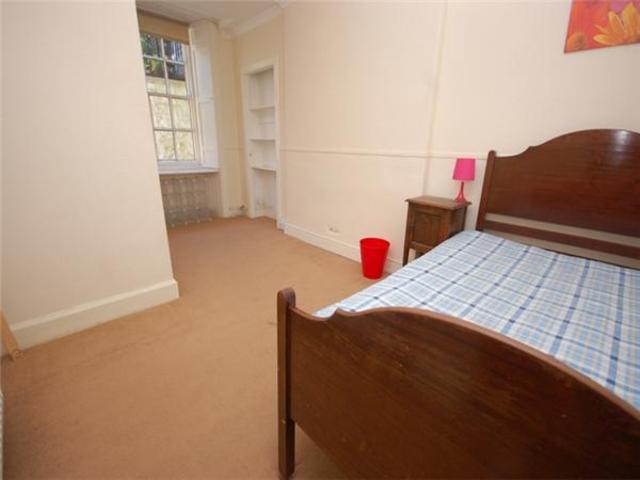  Image of 3 bedroom Flat to rent in Rankeillor Street Edinburgh EH8 at Newington Edinburgh Edinburgh, EH8 9HZ