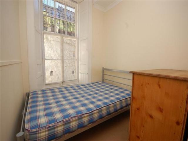  Image of 3 bedroom Flat to rent in Rankeillor Street Edinburgh EH8 at Newington Edinburgh Edinburgh, EH8 9HZ