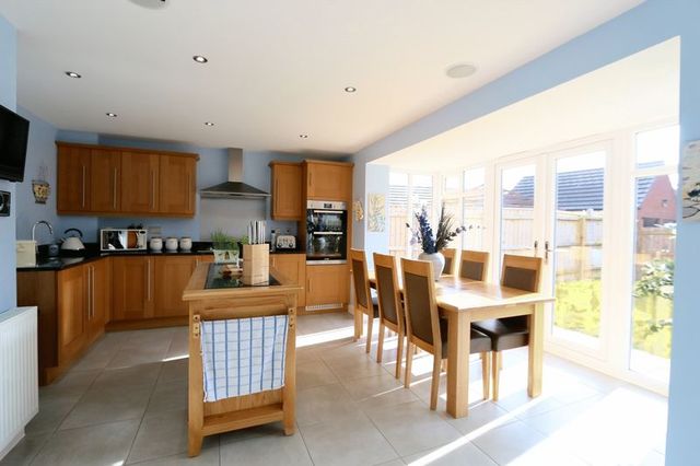  Image of 4 bedroom Detached house for sale in Ravensbury Park Kingswood Hull HU7 at Ravensbury Park  Kingswood, Hull, HU7 3FR