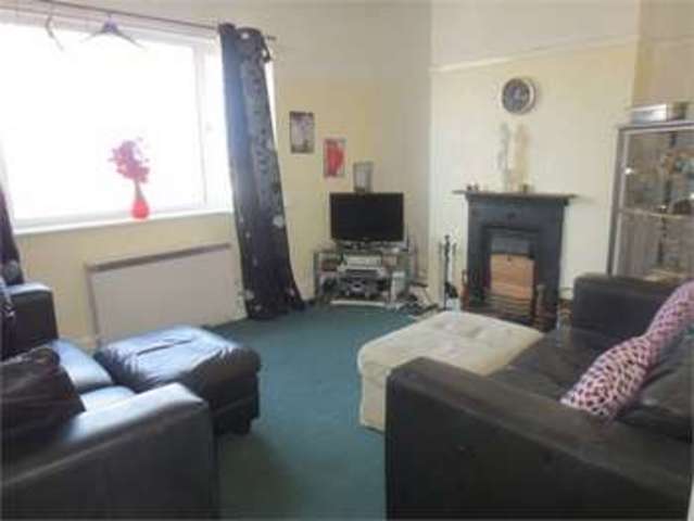  Image of 3 bedroom Flat for sale in Rectory Grove Leigh-on-Sea SS9 at Rectory Grove Leigh on sea Leigh-on-Sea, SS9 2HA