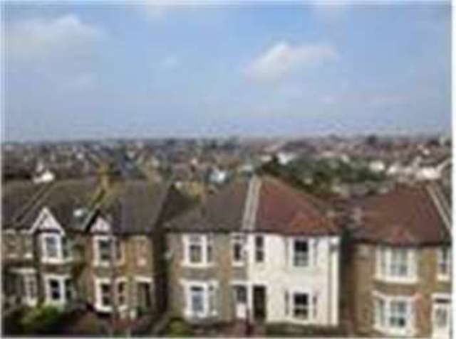  Image of 1 bedroom House Share to rent in Rectory Grove Leigh-on-Sea SS9 at RECTORY GROVE - ROOM 4 LEIGH ON SEA LEIGH ON SEA, SS9 2HA