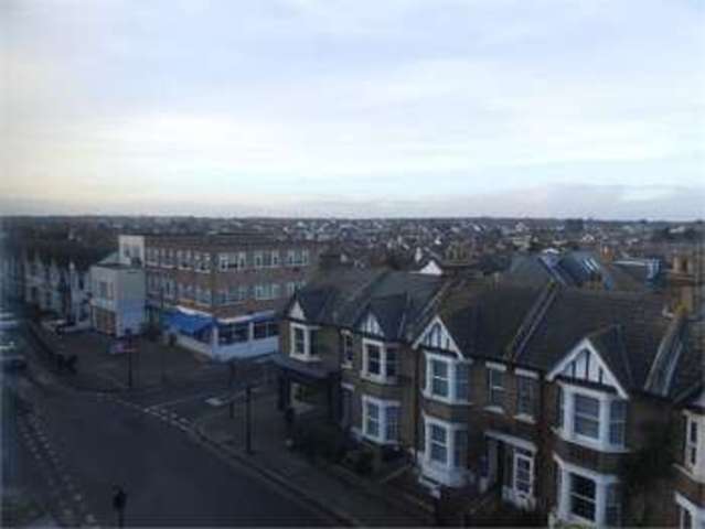  Image of 1 bedroom House Share to rent in Rectory Grove Leigh-on-Sea SS9 at RECTORY GROVE - ROOM 4 LEIGH ON SEA LEIGH ON SEA, SS9 2HA