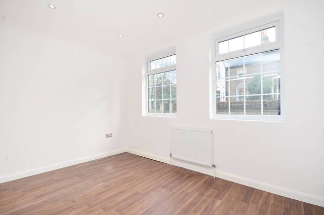  Image of 2 bedroom Maisonette for sale in Rectory Road London N16 at Rectory Road  Hackney, N16 7QP