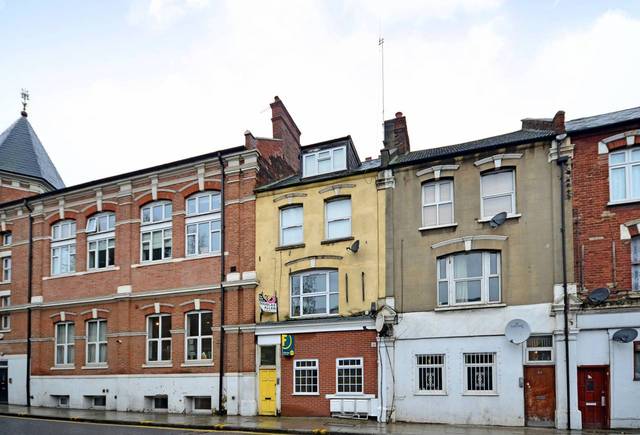  Image of 2 bedroom Maisonette for sale in Rectory Road London N16 at Rectory Road  Hackney, N16 7QP