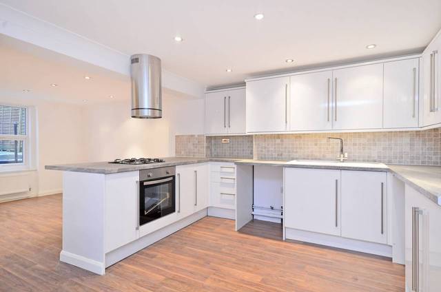  Image of 2 bedroom Maisonette for sale in Rectory Road London N16 at Rectory Road  Hackney, N16 7QP