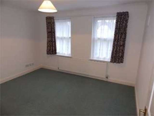  Image of 1 bedroom Semi-Detached house to rent in Rectory Road Hadleigh Benfleet SS7 at Rectory road Hadleigh Hadleigh, SS7 2ND