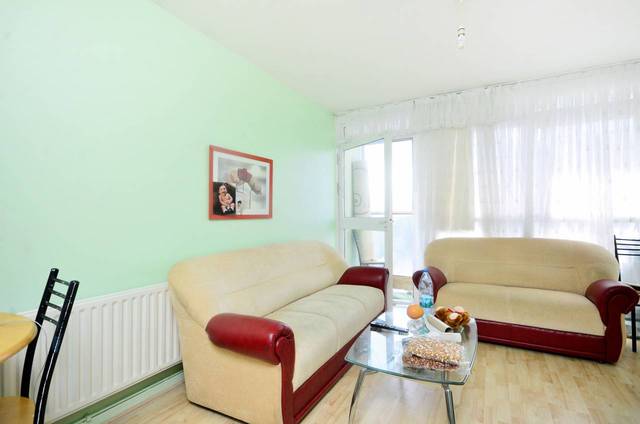  Image of 1 bedroom Flat for sale in Rectory Road London N16 at Rectory Road, Stoke Newington  Stoke Newington, N16 7QX