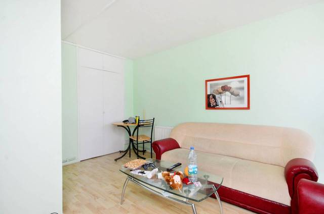  Image of 1 bedroom Flat for sale in Rectory Road London N16 at Rectory Road, Stoke Newington  Stoke Newington, N16 7QX