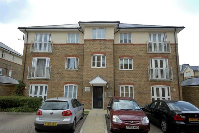  Image of 1 bedroom Flat for sale in Periwood Crescent Perivale Greenford UB6 at Red Deer House, 12 Periwood Crescent Greenford Greenford, UB6 7FN