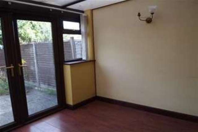  Image of 2 bedroom Property to rent in Redlake Drive Taunton TA1 at Taunton, TA1 2RS