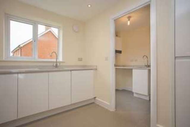  Image of 4 bedroom Detached house for sale in Lapwing Close Emsworth PO10 at Lapwing Close  Emsworth, PO10 7GS