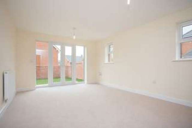  Image of 4 bedroom Detached house for sale in Lapwing Close Emsworth PO10 at Lapwing Close  Emsworth, PO10 7GS