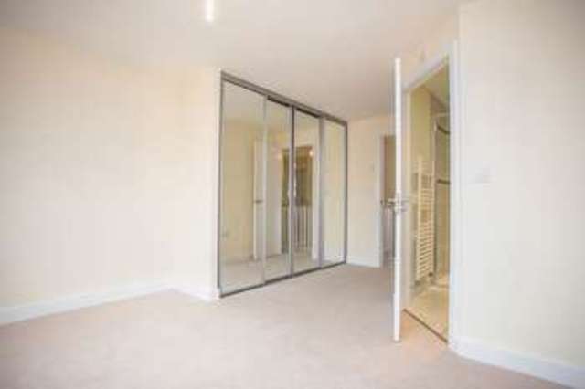  Image of 4 bedroom Detached house for sale in Lapwing Close Emsworth PO10 at Lapwing Close  Emsworth, PO10 7GS