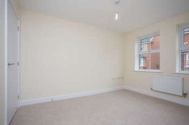  Image of 4 bedroom Detached house for sale in Lapwing Close Emsworth PO10 at Lapwing Close  Emsworth, PO10 7GS