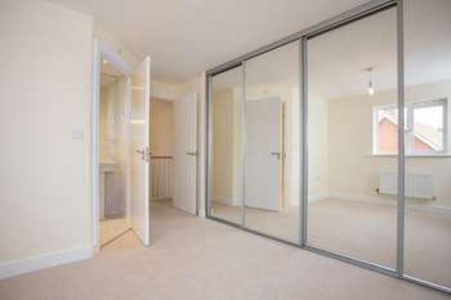  Image of 4 bedroom Detached house for sale in Lapwing Close Emsworth PO10 at Lapwing Close  Emsworth, PO10 7GS