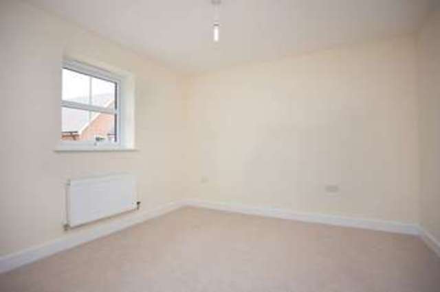  Image of 4 bedroom Detached house for sale in Lapwing Close Emsworth PO10 at Lapwing Close  Emsworth, PO10 7GS