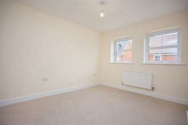  Image of 4 bedroom Detached house for sale in Lapwing Close Emsworth PO10 at Lapwing Close  Emsworth, PO10 7GS