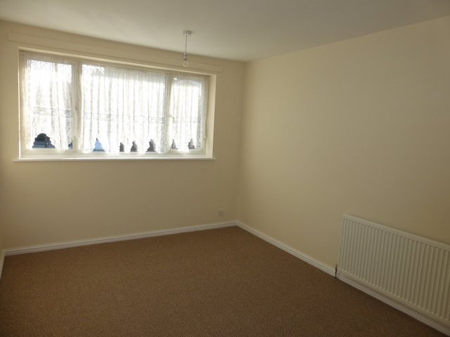  Image of 3 bedroom Terraced house to rent in Redstone Farm Road Birmingham B28 at REDSTONE FARM ROAD  HALL GREEN, BIRMINGHAM, B28 9NT