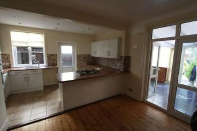  Image of 4 bedroom Semi-Detached house to rent in Regents Park Road Southampton SO15 at Regents Park Road  Southampton, SO15 8NY