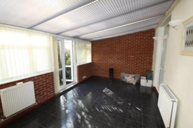  Image of 4 bedroom Semi-Detached house to rent in Regents Park Road Southampton SO15 at Regents Park Road  Southampton, SO15 8NY