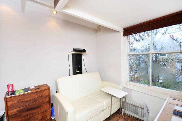  Image of 1 bedroom Flat for sale in Reighton Road London E5 at Reighton Road, Stoke Newington  Clapton, E5 8SQ