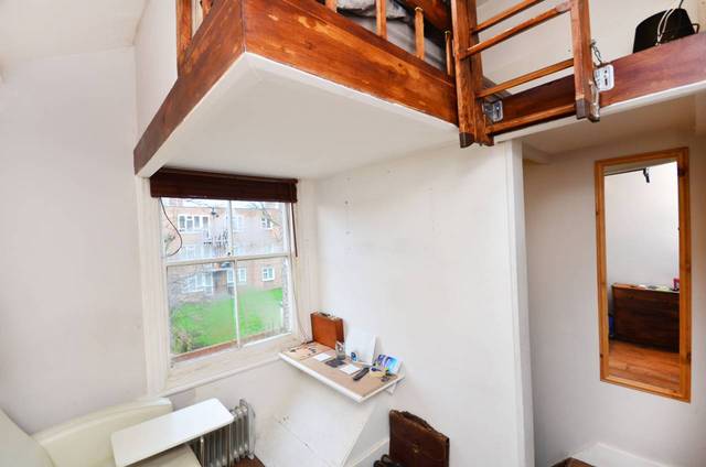  Image of 1 bedroom Flat for sale in Reighton Road London E5 at Reighton Road, Stoke Newington  Clapton, E5 8SQ