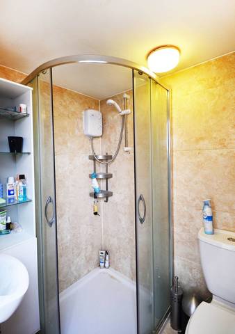  Image of 1 bedroom Flat for sale in Reighton Road London E5 at Reighton Road, Stoke Newington  Clapton, E5 8SQ