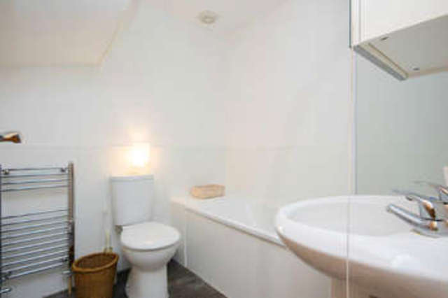  Image of 1 bedroom Ground Flat to rent in Reighton Road London E5 at Reighton Road  Greater London, E5 8SG