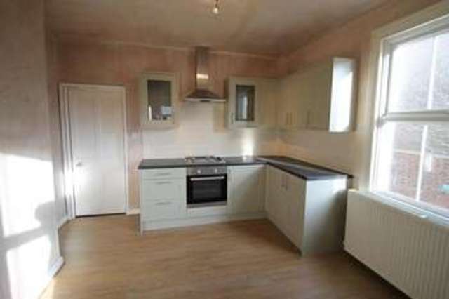  Image of 3 bedroom Maisonette to rent in Renmuir Street London SW17 at London, SW17 9SW