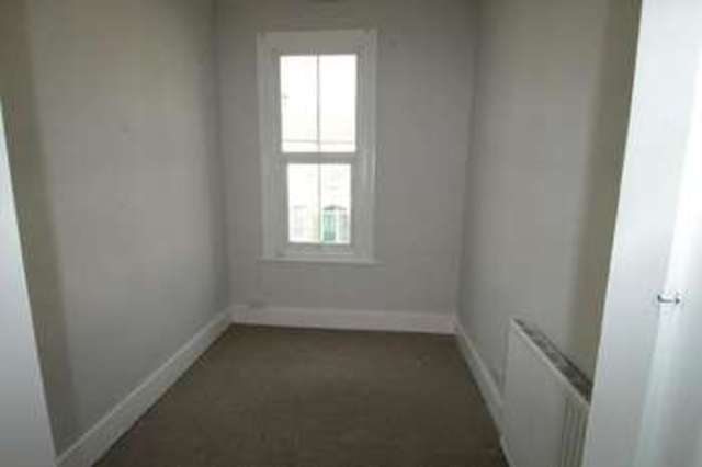  Image of 3 bedroom Maisonette to rent in Renmuir Street London SW17 at London, SW17 9SW