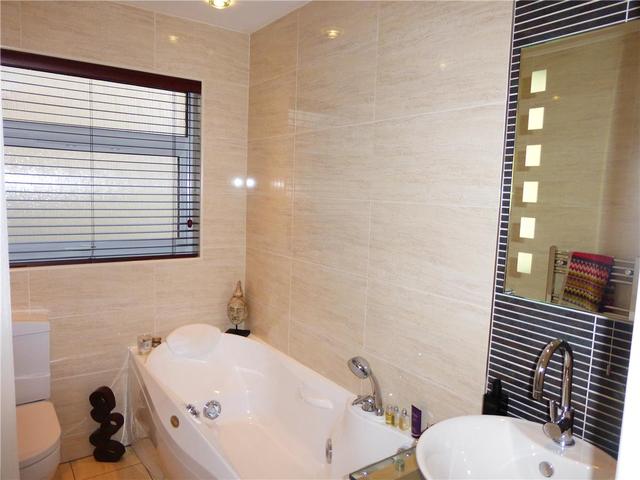  Image of 3 bedroom Semi-Detached house to rent in Riccarton Mains Road Currie EH14 at Currie Edinburgh Edinburgh, EH14 5NF