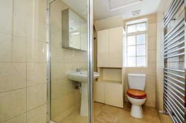  Image of 2 bedroom Apartment to rent in Montague Road Richmond TW10 at Montague Road  Greater London, TW10 6QW
