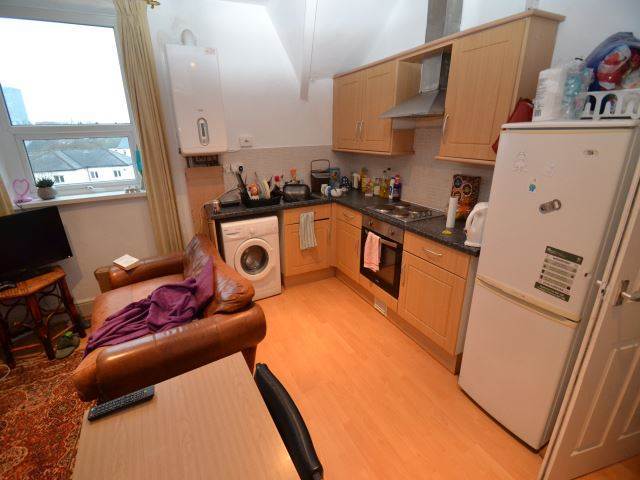  Image of 2 bedroom Flat to rent in Richmond Road Cardiff CF24 at Roath Cardiff Roath, CF24 3AR