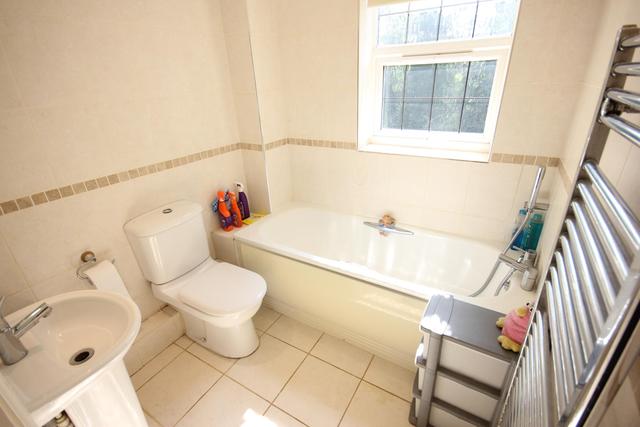  Image of 2 bedroom Apartment for sale in The Ridge Woking GU22 at The Ridge Woking Woking, GU22 7EG