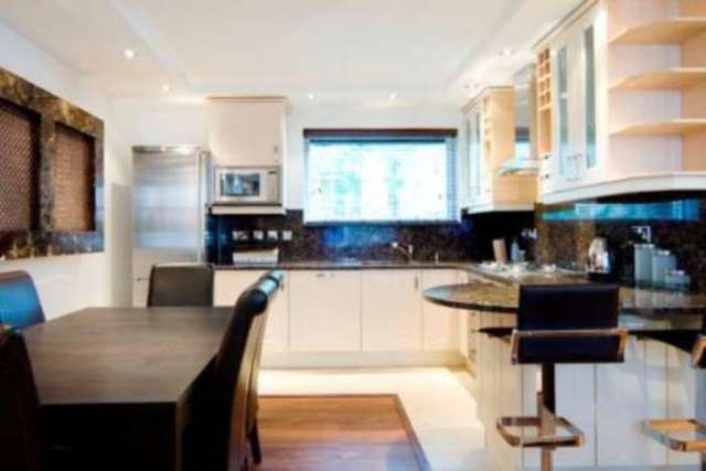  Image of 3 bedroom Apartment to rent in Ridgmount Street London WC1E at Ridgmount Street Fitzrovia London, WC1E 7AQ