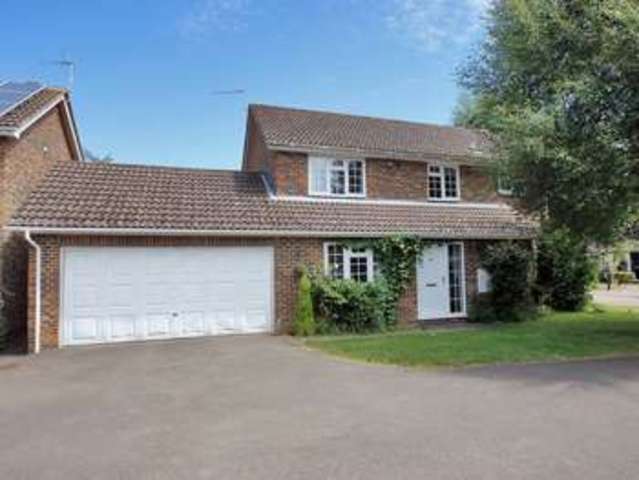  Image of 4 bedroom Detached house for sale in River Mead Ifield Crawley RH11 at River Mead Ifield Green Crawley, RH11 0NS